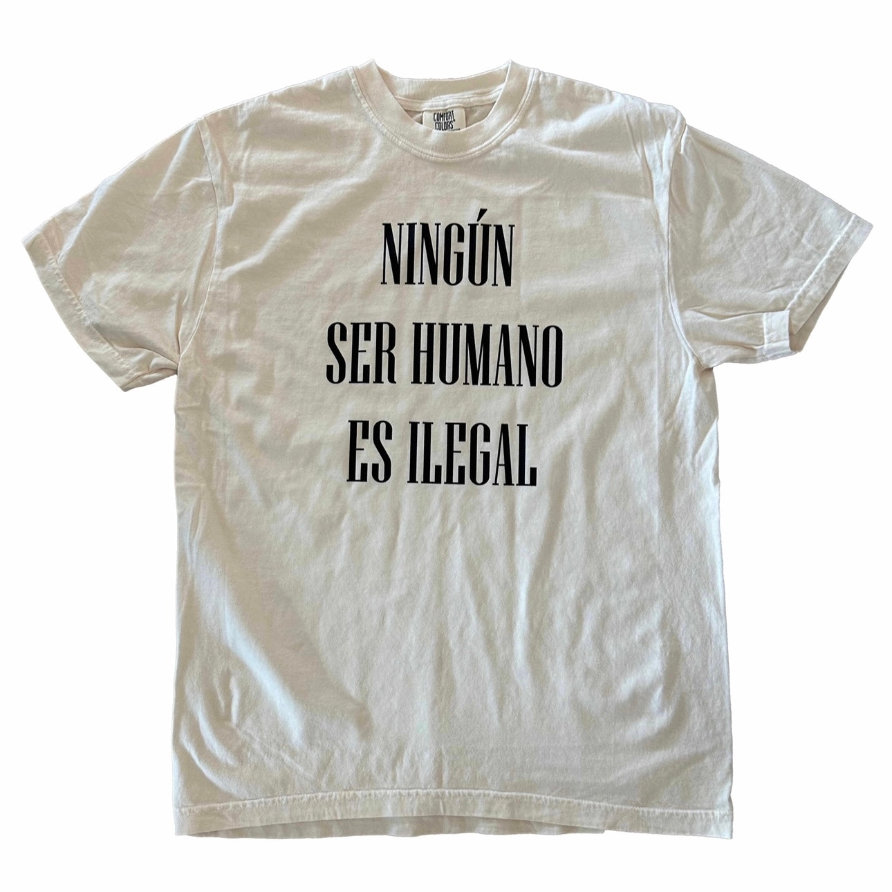 Ningún ser humano es ilegal ivory tee